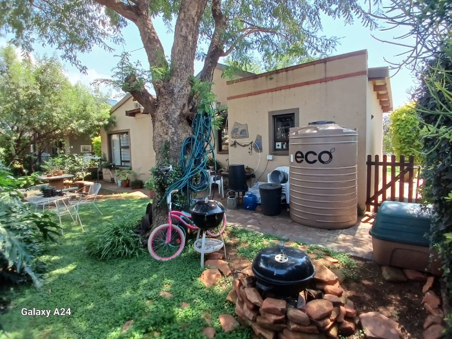 2 Bedroom Property for Sale in Waterval East North West